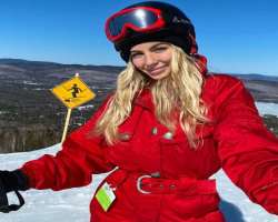 Beatrice enjoys adventure sports like Ice ski whenever she gets time.